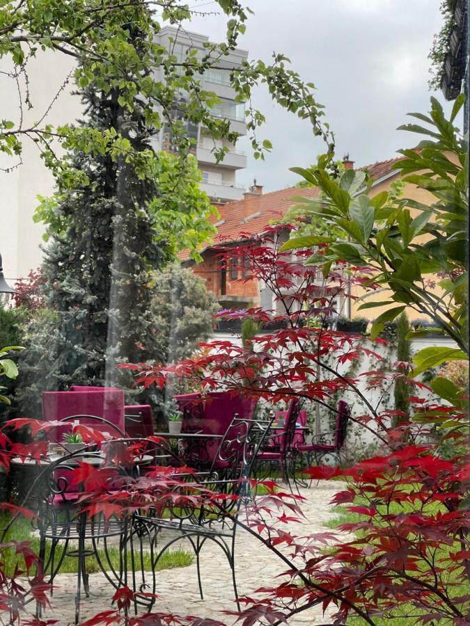Etnomania Boutique Hotel Pristina Exterior foto